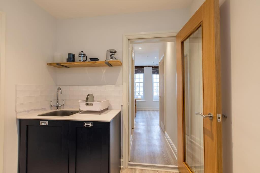 Herring Girl House - Harbourside Property, Sleeps 8 Скарборо Екстер'єр фото