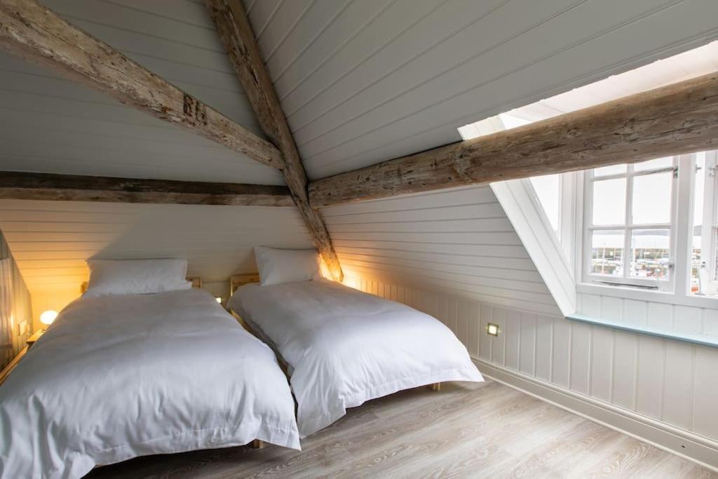 Herring Girl House - Harbourside Property, Sleeps 8 Скарборо Екстер'єр фото
