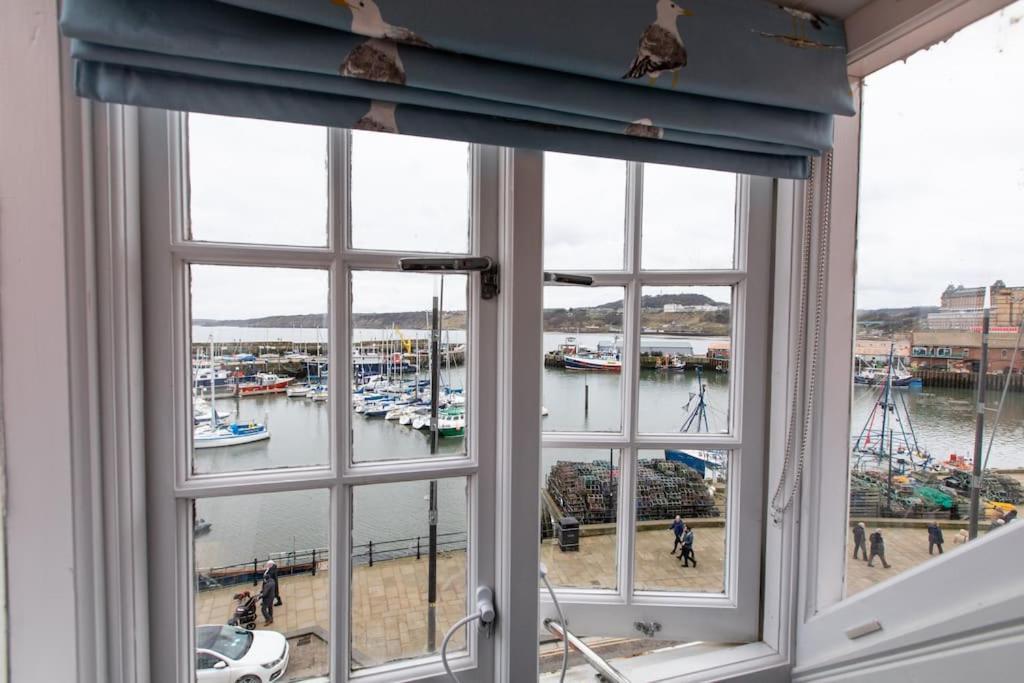 Herring Girl House - Harbourside Property, Sleeps 8 Скарборо Екстер'єр фото